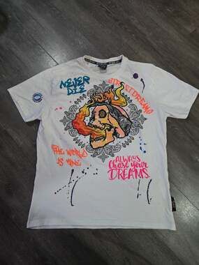 STREET DREAMS GRAPHIC TEE